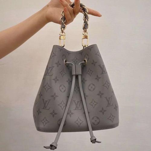 LV neonoe مقاس 20 سم