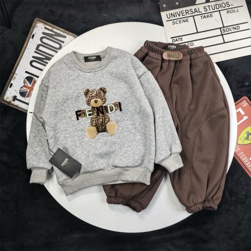 طقم اطفال فندي