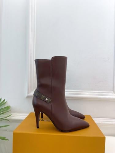 بوت من لوي فيتون