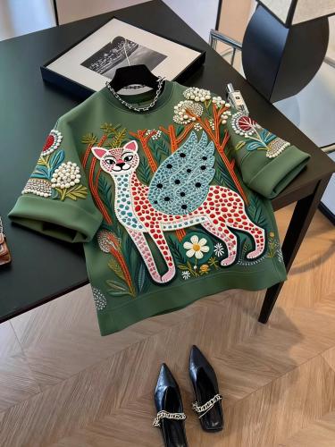 بلوزة أنيقه بأشكال مختلفه