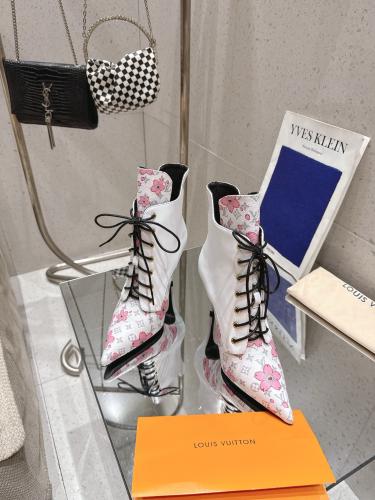 بوت من لوي فيتون