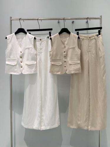 طقم انيق من هيرمز