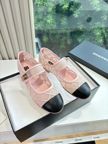 فلات انيق من chanel