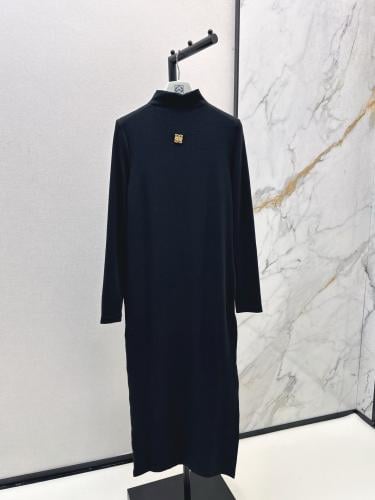 فستان من لويفي