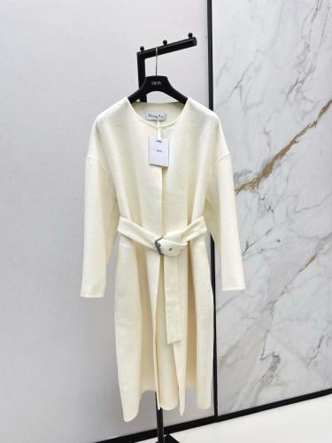 معطف ديور من الجاكار السويسري صناعه يدوي