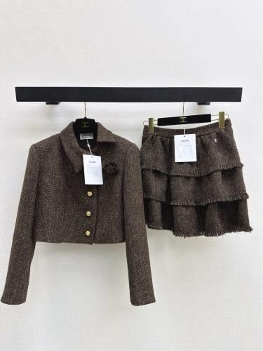 طقم انيق من شانيل