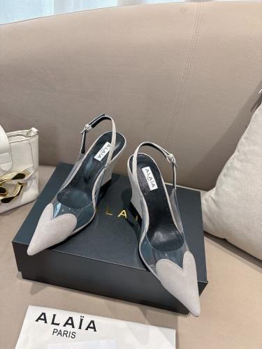 هيلز ALAIA انيق جداً