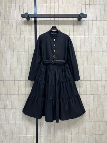 فستان جميل من لوي فيتون