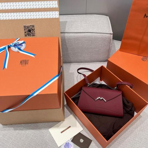 موينات Gabrielle Clutch مقاس 26cm