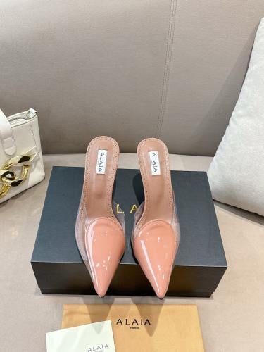 هيلز ALAIA انيق جداً