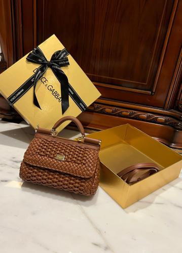 D&G مقاس 18 سم