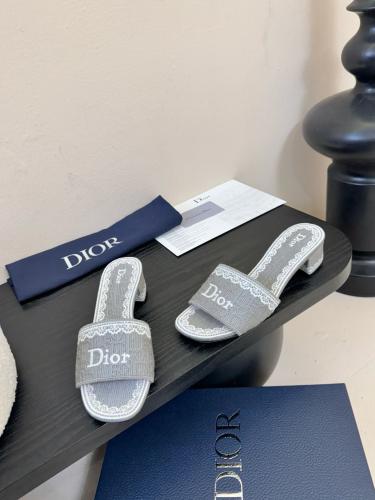 هيلز انيق من ديور