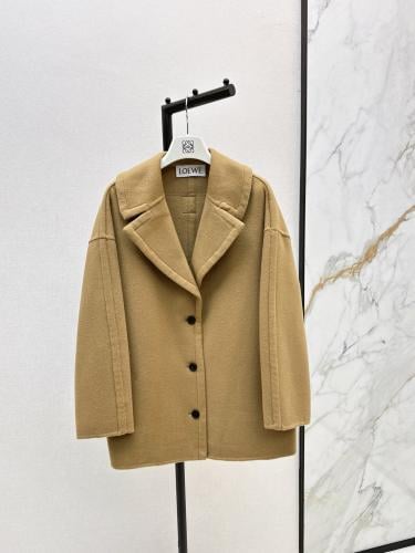 بليزر انيق من لويفي