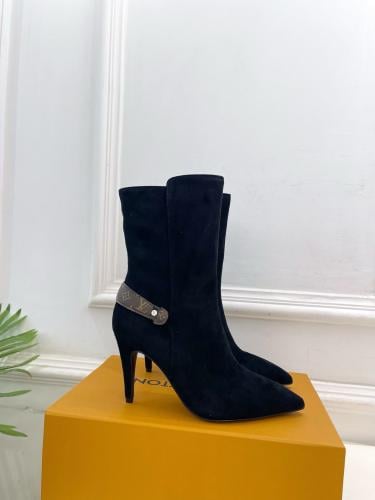 بوت من لوي فيتون