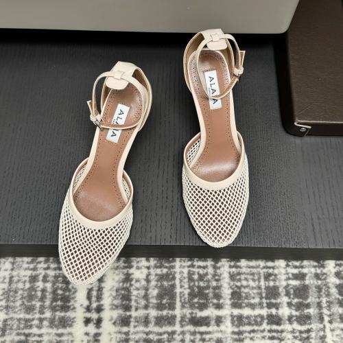 هيلز ALAIA انيق جداً