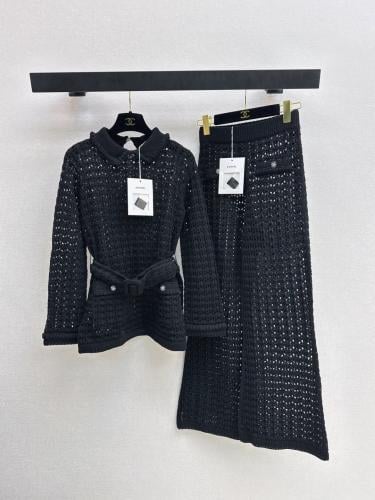 طقم انيق من شانيل