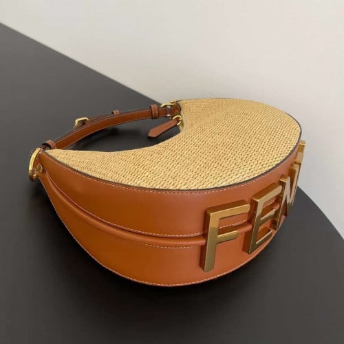 شنطه فندي ماستر 29 سم