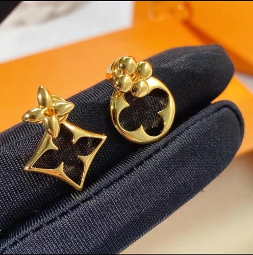 حلق LV مع الملحقات