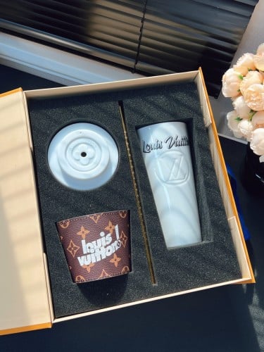 Cup LV مع البوكس