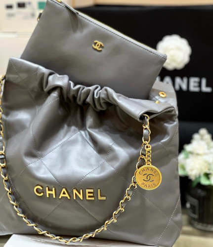 شنطة جوده عاليه مقاس 35*37 سم