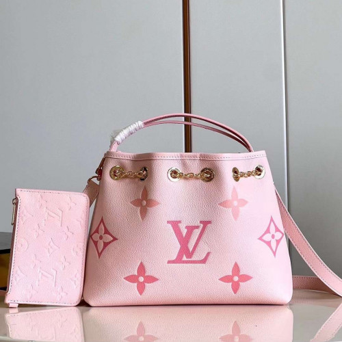 شنطه ماستر 28cm LV