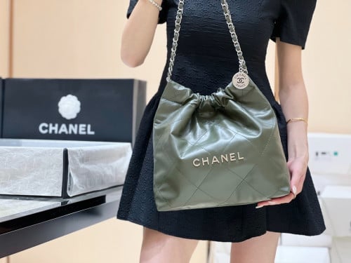 شنطة جوده عاليه مقاس 35*37 سم