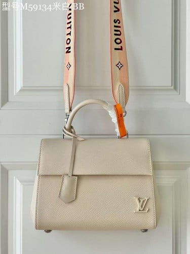 شنطه ماستر لوي فيتون 28 سم