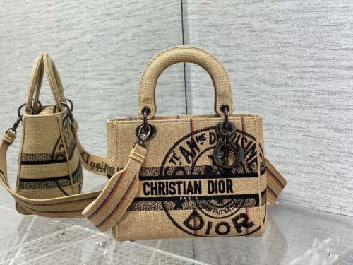 شنطه جوده عاليه 24 سم