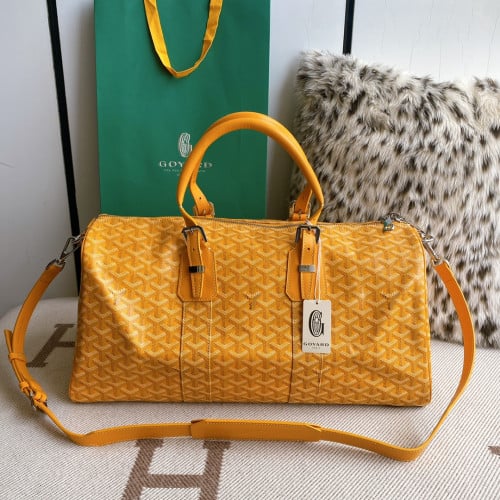 شنطة سفر  goyard