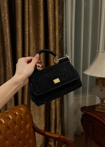 D&G مقاس 18 سم