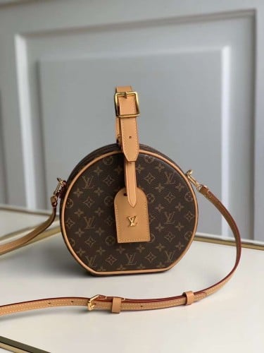 شنطة LV ماستر 17.5 سم PETITE BOITE CHAPEAU