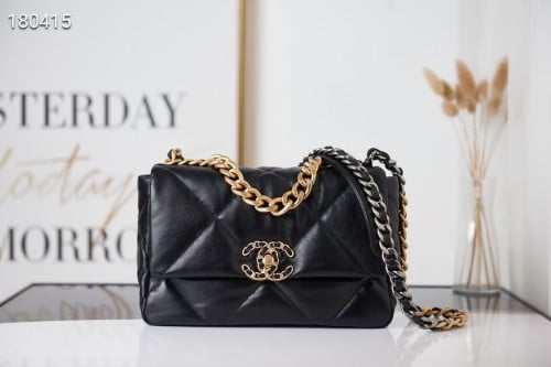 شنطة شانيل ماستر مقاسين بعدة الوان