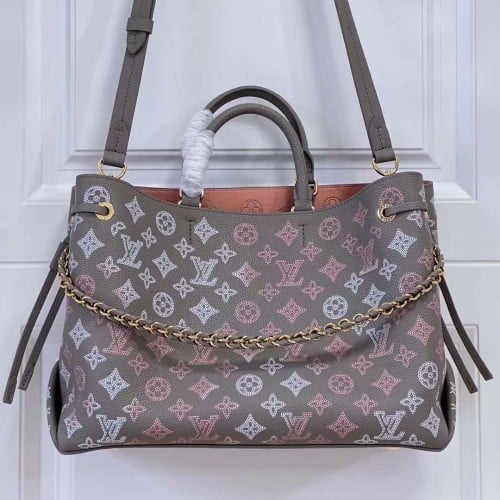 شنطة LV مقاس 32 سم