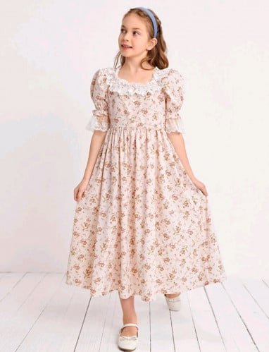 فستان بناتي بدانتيل أبيض