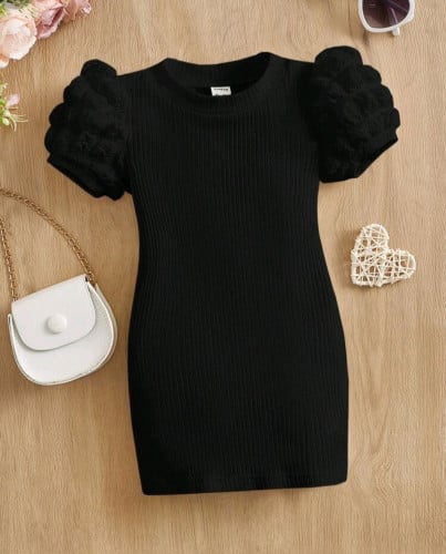 فستان بناتي أسود نصف كم منفوخ