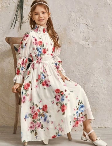 فستان بناتي أبيض بعنق طويل