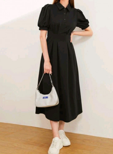 فستان نسائي أسود كلر وأزرار - نصف كم