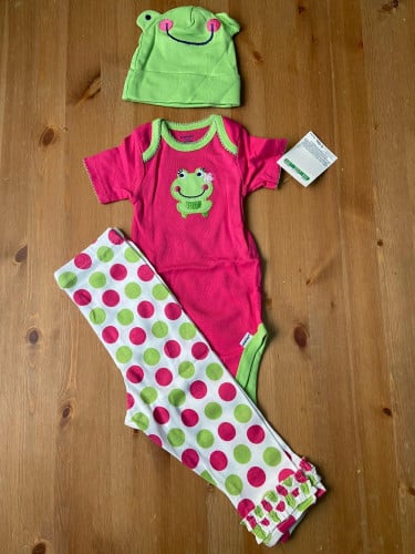 طقم 3 قطع بناتي ماركة جربر - أخضر وفوشي - ضفدع