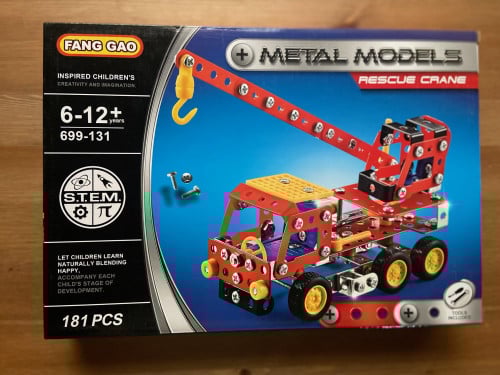 لعبة تعليمية - بناء وتركيب سيارة معدنية