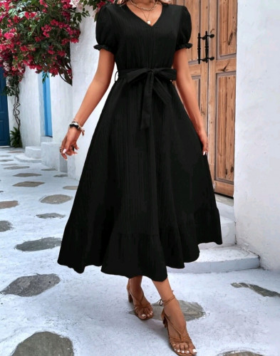 فستان نسائي أسود - نصف كم مع حزام