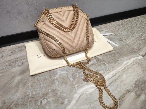 ستيلا مكارتني- stella McCartney