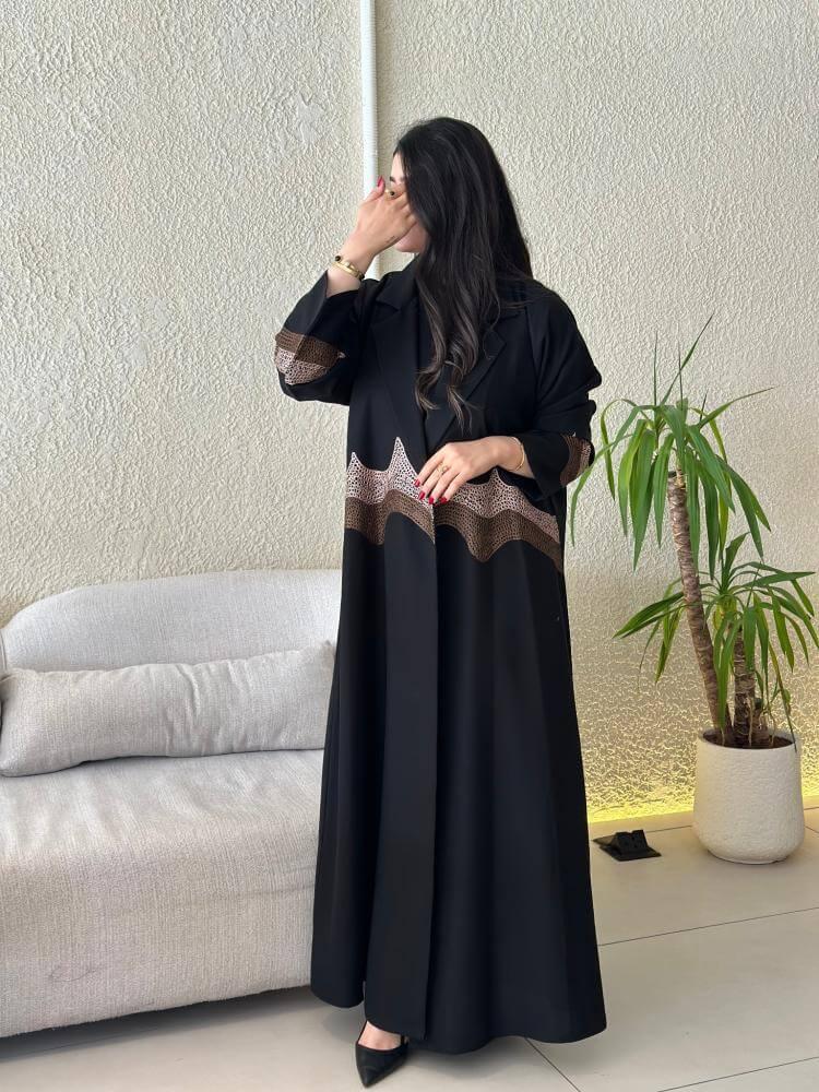 عباية وله اسود بليزر مع تطريز