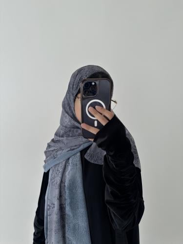 شيفون حرير رمادي