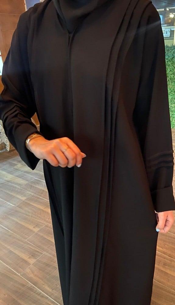 عبايه قماش ملكي من رونزا لاطلاله مثاليه