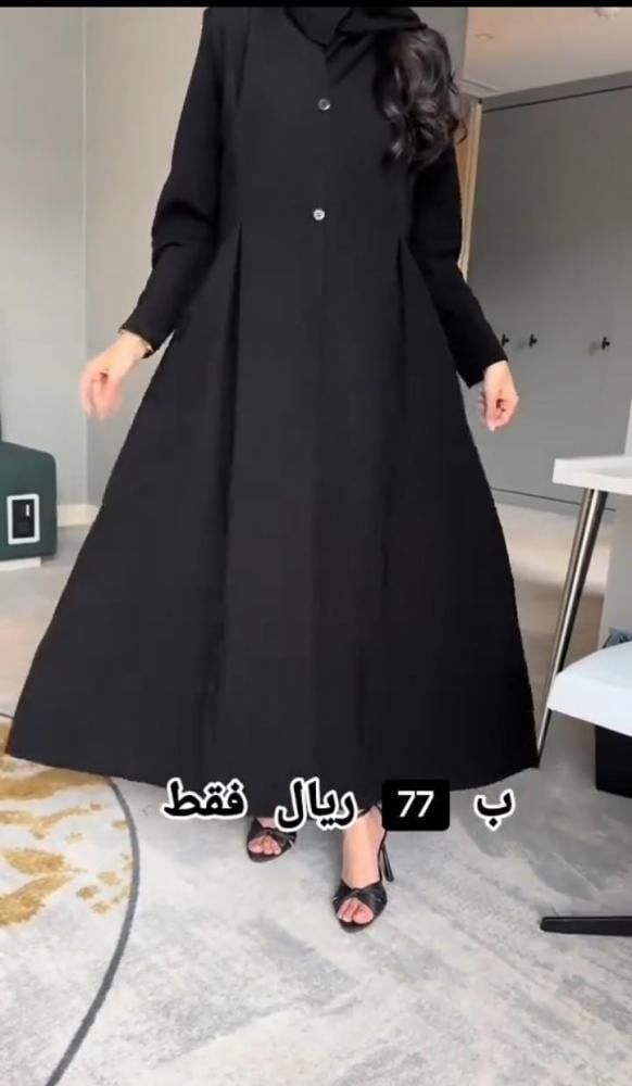 عبايات سادة راقية لمسة بساطة تعكس الأناقة