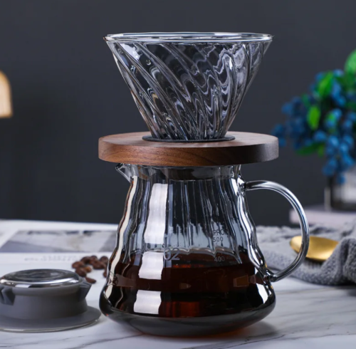 طقم V60 زجاجي دخاني بشكل هرمي مخطط 01