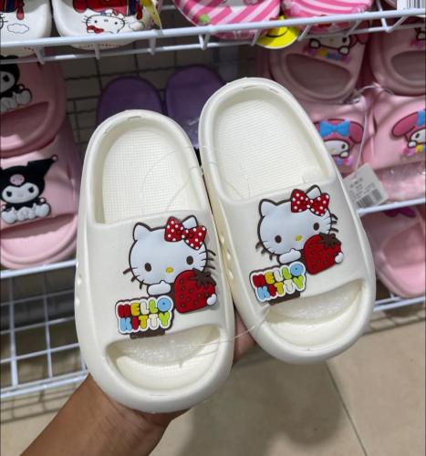 سليبر بلاستيك هيلو كاتي مقاس 28-29