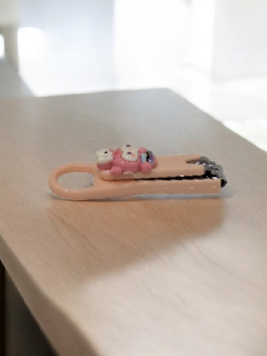 مقص اظافر بتصميم مرح