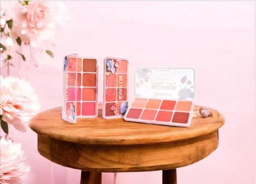 لوحة أحمر الخدود روزي رومانس بثمانية ألوان