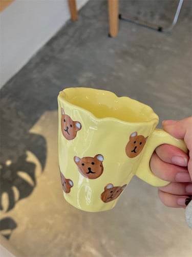 كوب الدب بريشة رسام